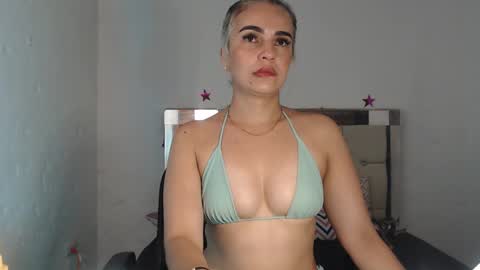 julieta__fox_ online show from January 2025 07:00:02 AM