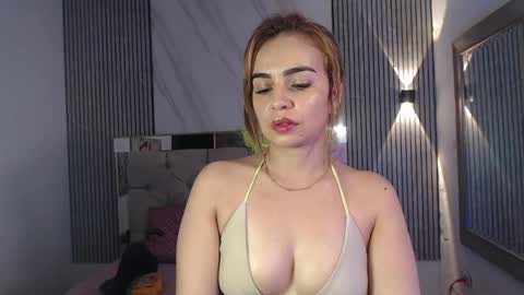 julieta__fox_ online show from October 2025 03:18:02 AM