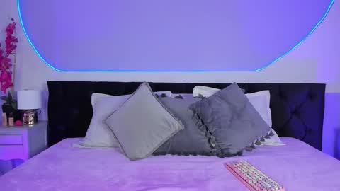 Snapshot of julieta_cortes__ chatting on September 2025 11:54:02 AM Julieta online show from September 2025 11:54:02 AM