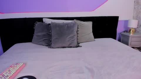 Snapshot of julieta_cortes__ chatting on November 2025 12:15:02 PM Julieta online show from November 2025 12:15:02 PM