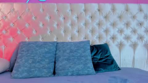 Snapshot of julieta_cortes__ chatting on December 2025 12:12:01 PM Julieta online show from December 2025 12:12:01 PM