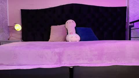 Snapshot of julieta_cortes__ chatting on April 2026 12:05:02 PM Julieta online show from April 2026 12:05:02 PM