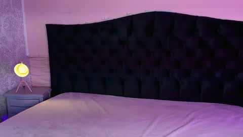 Snapshot of julieta_cortes__ chatting on April 2026 12:05:02 PM Julieta online show from April 2026 12:05:02 PM