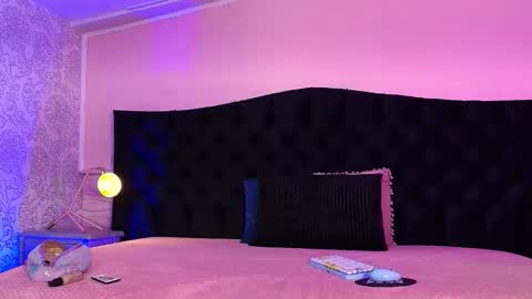 Snapshot of julieta_cortes__ chatting on April 2026 12:10:01 PM Julieta online show from April 2026 12:10:01 PM