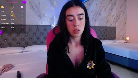 Snapshot of julieta_de_los_angeles chatting on January 2025 07:08:01 AM Julieta online show from January 2025 07:08:01 AM