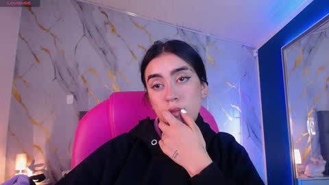 Snapshot of julieta_de_los_angeles chatting on February 2025 09:46:02 AM Julieta online show from February 2025 09:46:02 AM