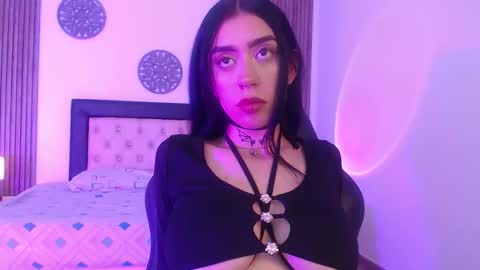 Snapshot of julieta_de_los_angeles chatting on December 2025 02:49:01 AM Julieta online show from December 2025 02:49:01 AM