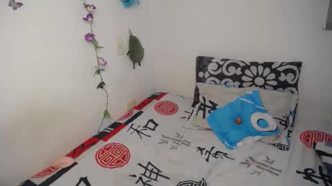 Julieta  Hass online show from November 2025 08:40:02 PM