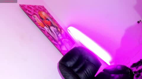 Snapshot of julieta_princess_ chatting on May 2026 04:45:02 PM online show from May 2026 04:45:02 PM