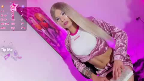 Snapshot of julieta_princess_ chatting on June 2026 04:02:02 AM online show from June 2026 04:02:02 AM