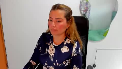 julieta_star69 online show from September 2025 07:57:01 PM