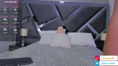 Snapshot of julietahazze chatting on January 2025 06:07:01 AM andara velez online show from January 2025 06:07:01 AM