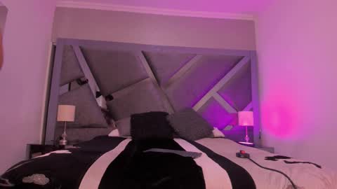 Snapshot of julietahazze chatting on October 2025 03:42:01 AM andara velez online show from October 2025 03:42:01 AM