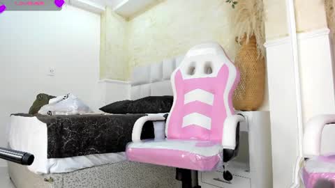 julietakane online show from July 2026 09:39:01 PM
