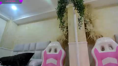 julietakane online show from July 2026 06:57:02 PM