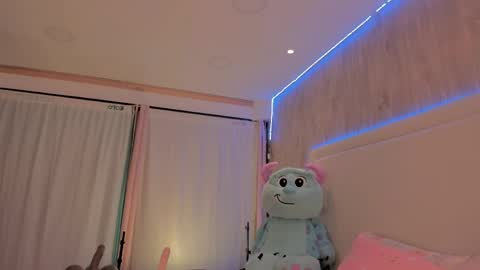 Snapshot of julietavargas chatting on April 2026 08:06:02 PM Julieta Vargas online show from April 2026 08:06:02 PM