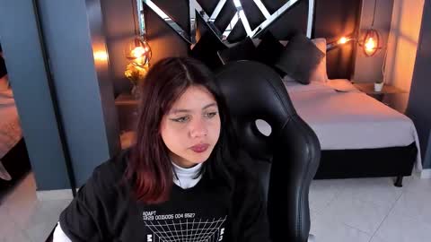 Julieth  online show from October 2025 07:34:01 PM