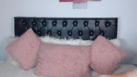 Snapshot of julietha_fox chatting on September 2025 04:58:01 AM julietha fox online show from September 2025 04:58:01 AM