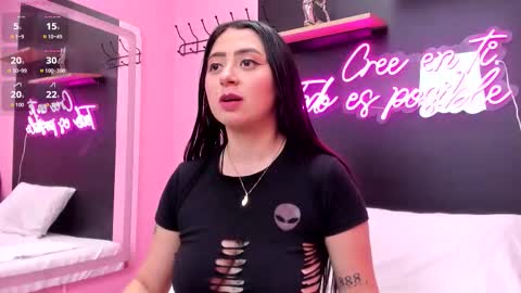 Snapshot of juliethcruz chatting on December 2025 03:28:02 PM online show from December 2025 03:28:02 PM