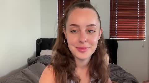 Snapshot of julietmills chatting on October 2025 08:20:02 PM Juliet online show from October 2025 08:20:02 PM