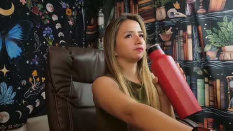 Julietta Jackson online show from December 2024 09:06:02 PM