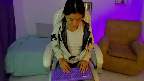 Julietta Cooper  online show from July 2026 02:59:02 AM