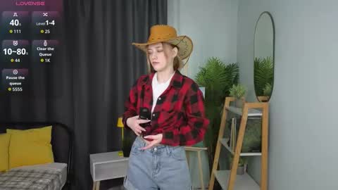 Snapshot of juliettakaniecki chatting on October 2025 03:10:01 AM Mia online show from October 2025 03:10:01 AM