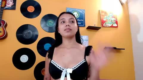 Snapshot of juliette18rose chatting on May 2026 07:54:02 PM juliette18rose online show from May 2026 07:54:02 PM