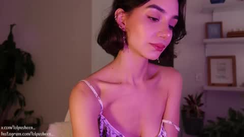 Snapshot of juliette_dee chatting on January 2025 08:41:01 PM Juliette Dee online show from January 2025 08:41:01 PM