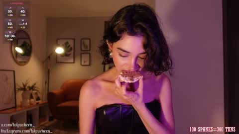 Snapshot of juliette_dee chatting on February 2025 10:48:01 PM Juliette Dee online show from February 2025 10:48:01 PM