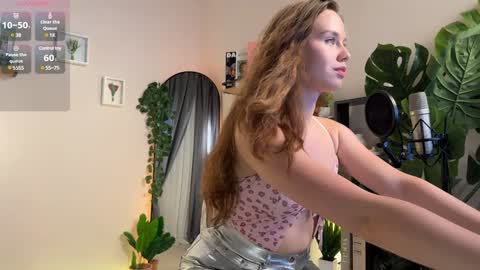 Snapshot of juliette_junson chatting on January 2025 03:51:01 PM Julie online show from January 2025 03:51:01 PM