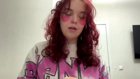 Snapshot of juliettesimich chatting on May 2026 12:01:02 PM Lily online show from May 2026 12:01:02 PM
