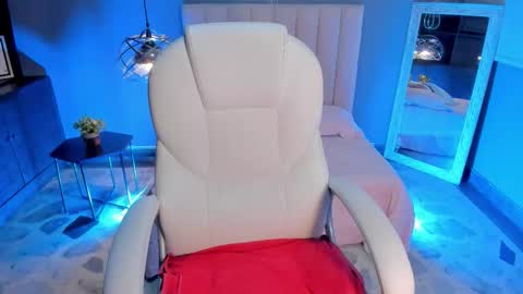 Julieta online show from November 2025 08:00:01 PM