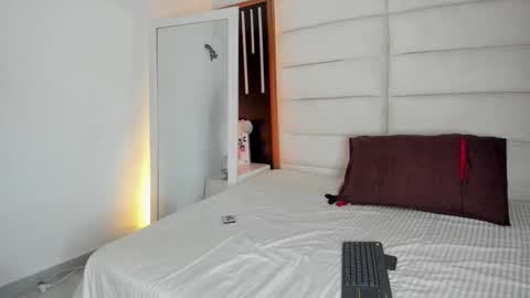 Snapshot of julimonroe19 chatting on January 2026 07:11:01 PM Juli online show from January 2026 07:11:01 PM