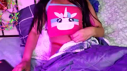 julinhaaq online show from November 2025 05:13:01 PM