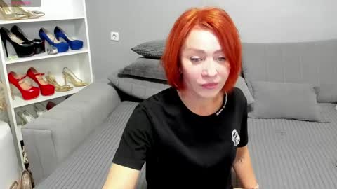 jullia_moor online show from May 2026 11:42:01 PM