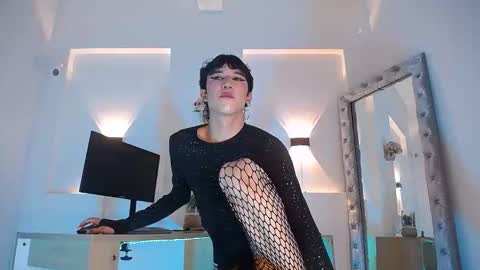jullian online show from May 2026 08:04:02 PM