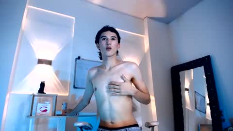 jullian online show from July 2026 07:15:02 PM
