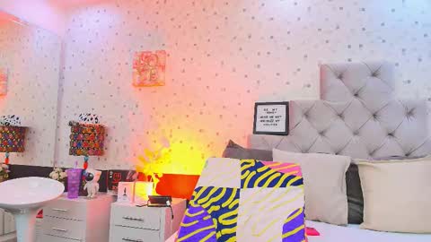 Julieta Reyes   online show from September 2025 11:54:02 AM