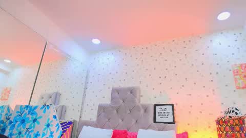 Julieta Reyes   online show from September 2025 11:45:01 AM