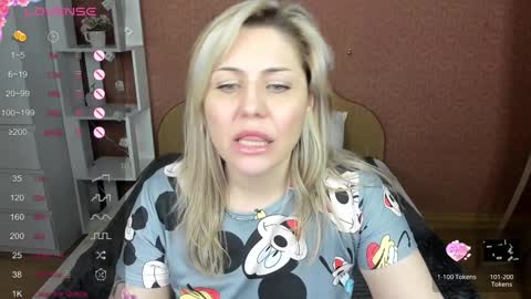 Snapshot of jully_rox chatting on January 2025 04:37:01 AM Jully online show from January 2025 04:37:01 AM