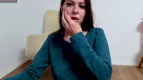 Jully online show from April 2026 07:09:01 PM