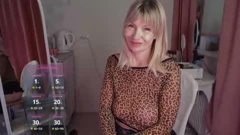 Snapshot of julvilnet chatting on December 2024 08:23:02 AM Julia online show from December 2024 08:23:02 AM