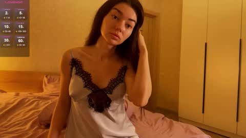 Snapshot of julya_flowerss chatting on January 2026 02:11:01 PM Hloya online show from January 2026 02:11:01 PM