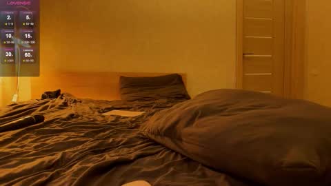 Snapshot of julya_flowerss chatting on February 2026 07:43:01 PM Hloya online show from February 2026 07:43:01 PM