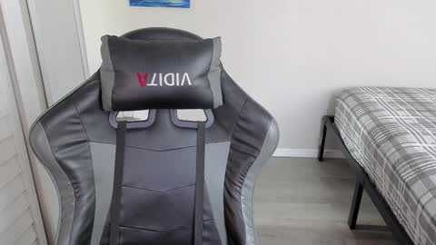 Snapshot of julyclb chatting on January 2026 03:06:01 PM julyclb online show from January 2026 03:06:01 PM