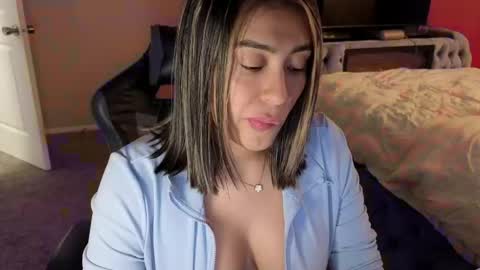 julyclb online show from May 2026 12:08:02 AM