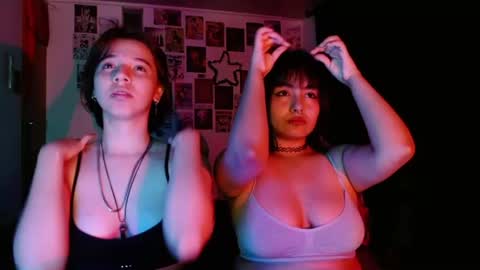 Snapshot of julz_cherry_ chatting on July 2026 04:22:02 AM Cherry Julz Independiente online show from July 2026 04:22:02 AM