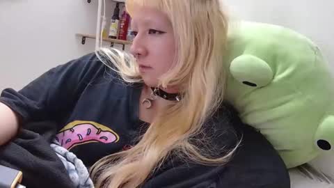 Snapshot of june999bunny chatting on February 2026 06:26:01 AM june999bunny online show from February 2026 06:26:01 AM