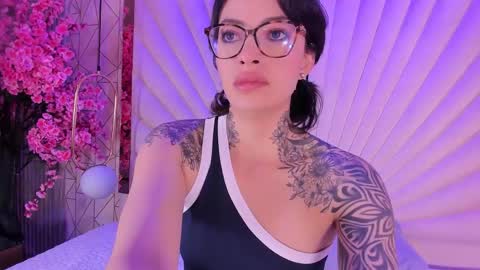 junecollins online show from May 2026 01:08:02 PM